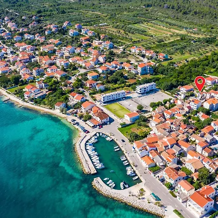 Vikendica Gorgeous In With Heated Swimming Pool *