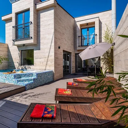 Gorgeous In With Heated Swimming Pool Vikendica Zadar